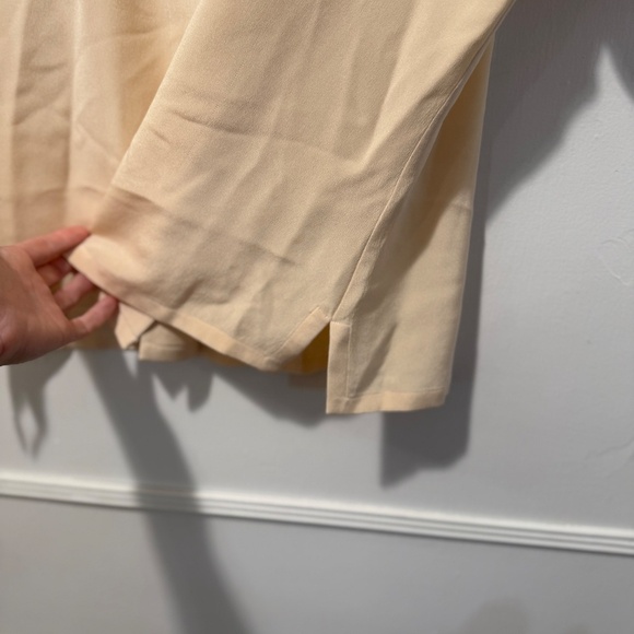 Ann Taylor Silk Short Sleeve Button Down 12P - Picture 4 of 7